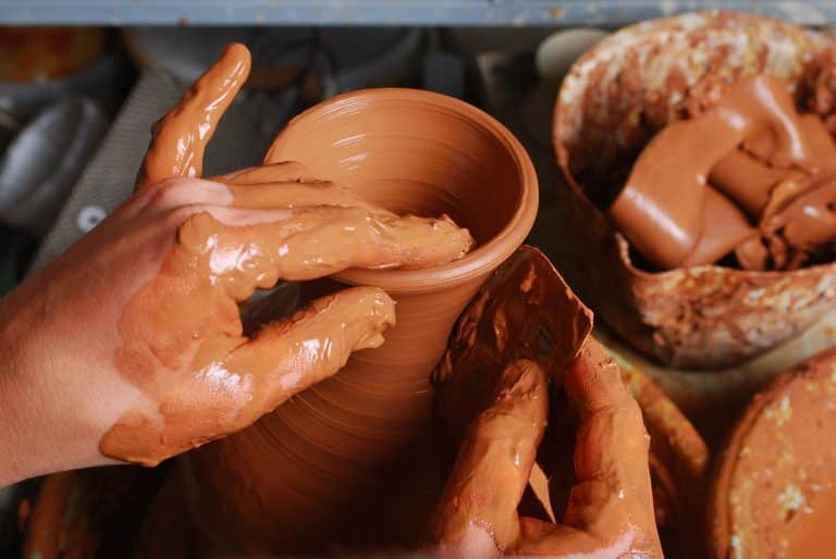 La poterie : apprendre l’art à vos enfants