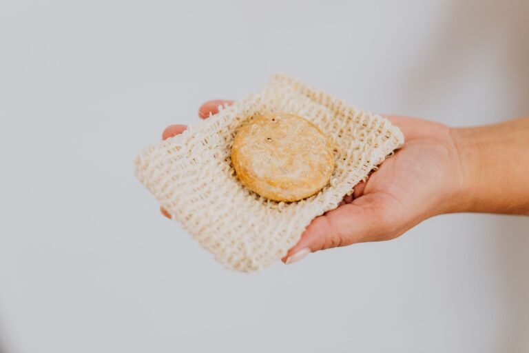 Quels produits d&rsquo;hygiène bio sont indispensables pour les randonneurs?