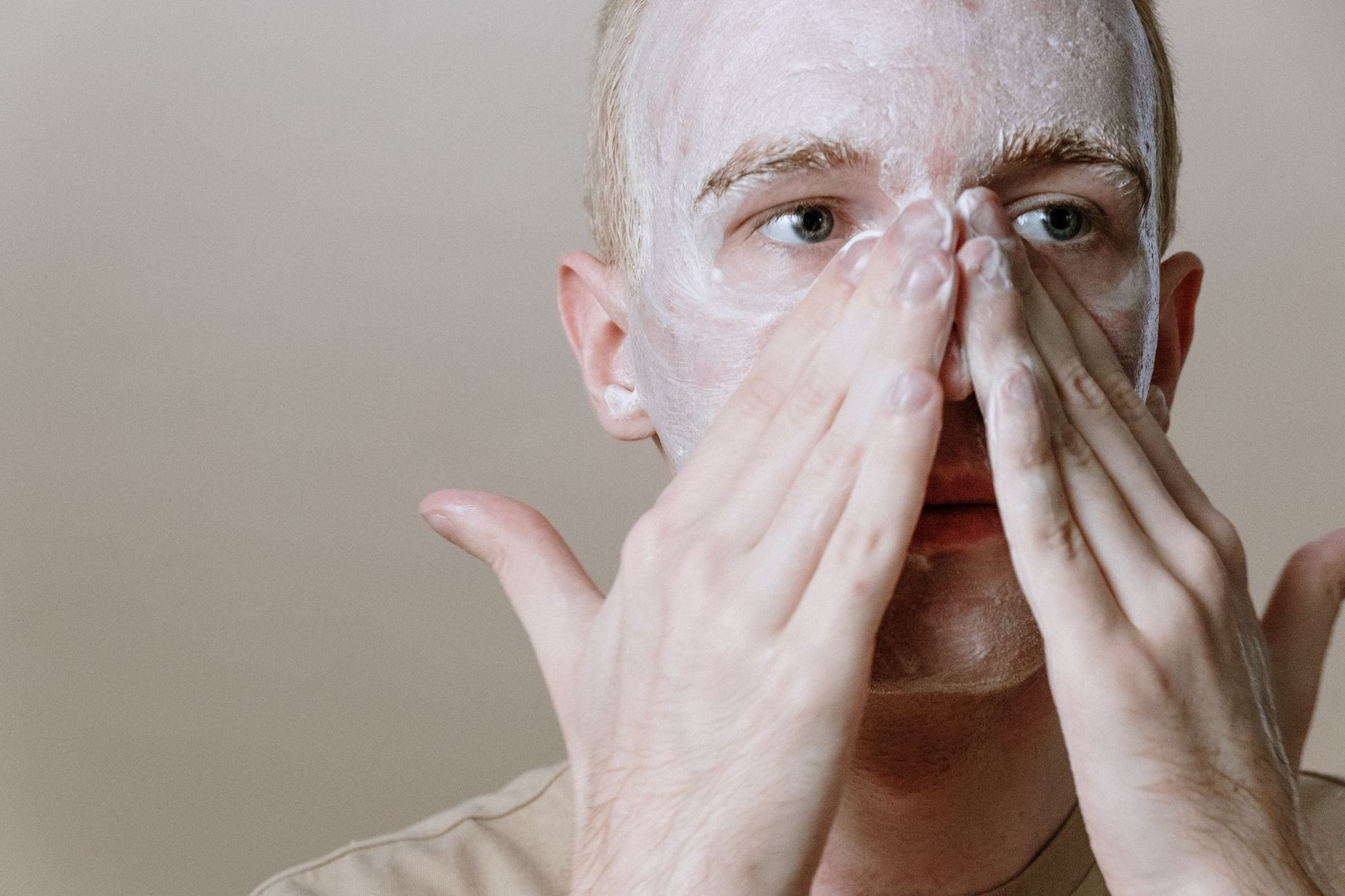 Les cosmétiques bio sont-ils adaptés aux besoins des jeunes hommes ?