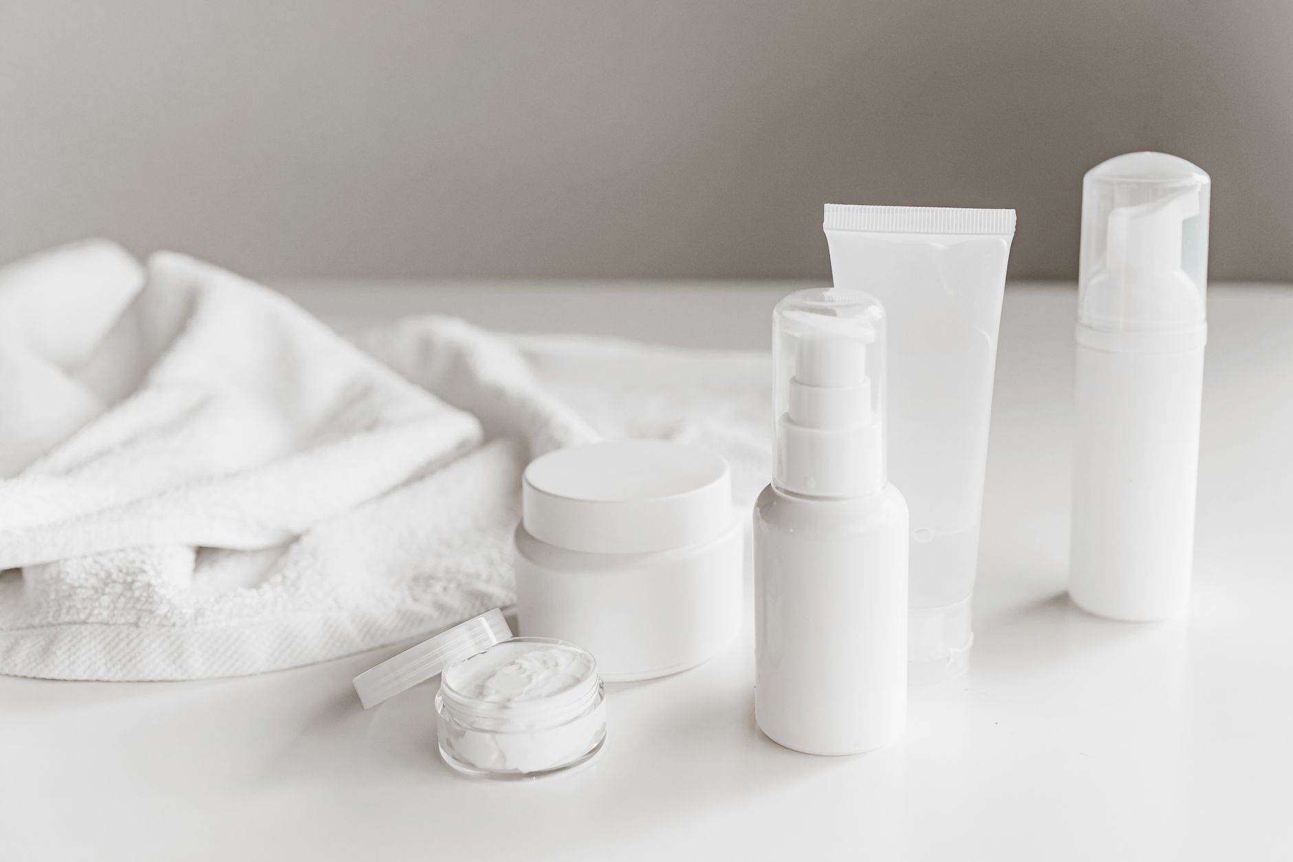 Les cosmétiques bio sont-ils adaptés aux jeunes femmes ?