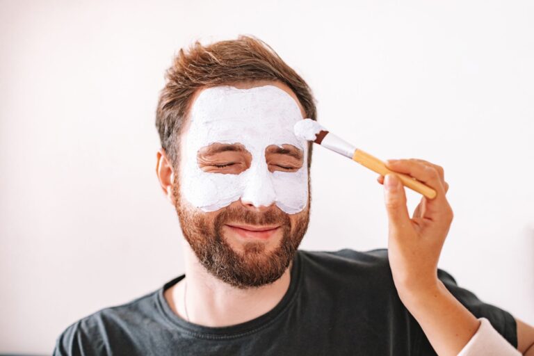 Les jeunes hommes sportifs doivent-ils opter pour des cosmétiques bio ?