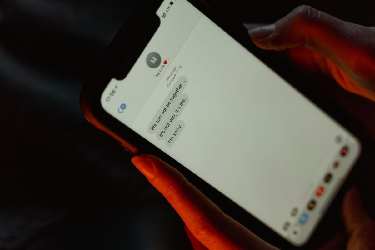 Un message citant le nom de votre chat peut tromper, même sans adresse