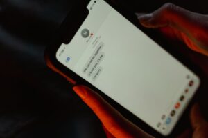 Un message citant le nom de votre chat peut tromper, même sans adresse