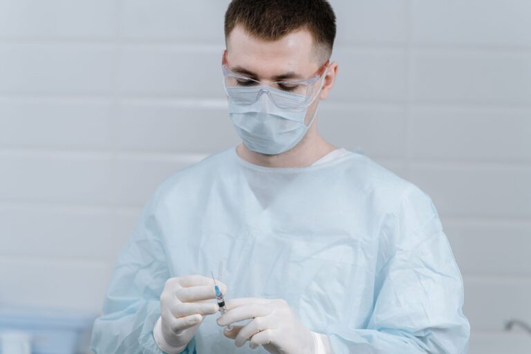 Le vaccin contre la Covid-19 pourra être reçu avec celui de la grippe dès le 13 octobre 2026